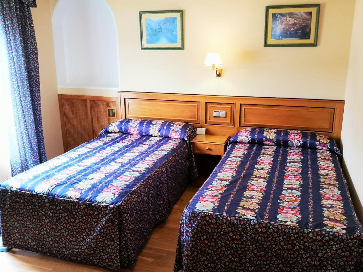 Hotel Y Casona El Carmen Perlora Eksteriør bilde